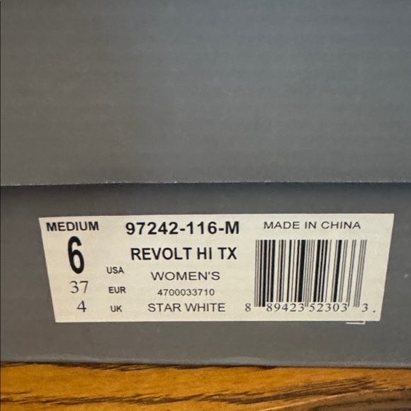Palladium REVOLT STAR WHITE High-Top Lace-Up Boots with Black Toe Size 6 NIB - Picture 2 of 11